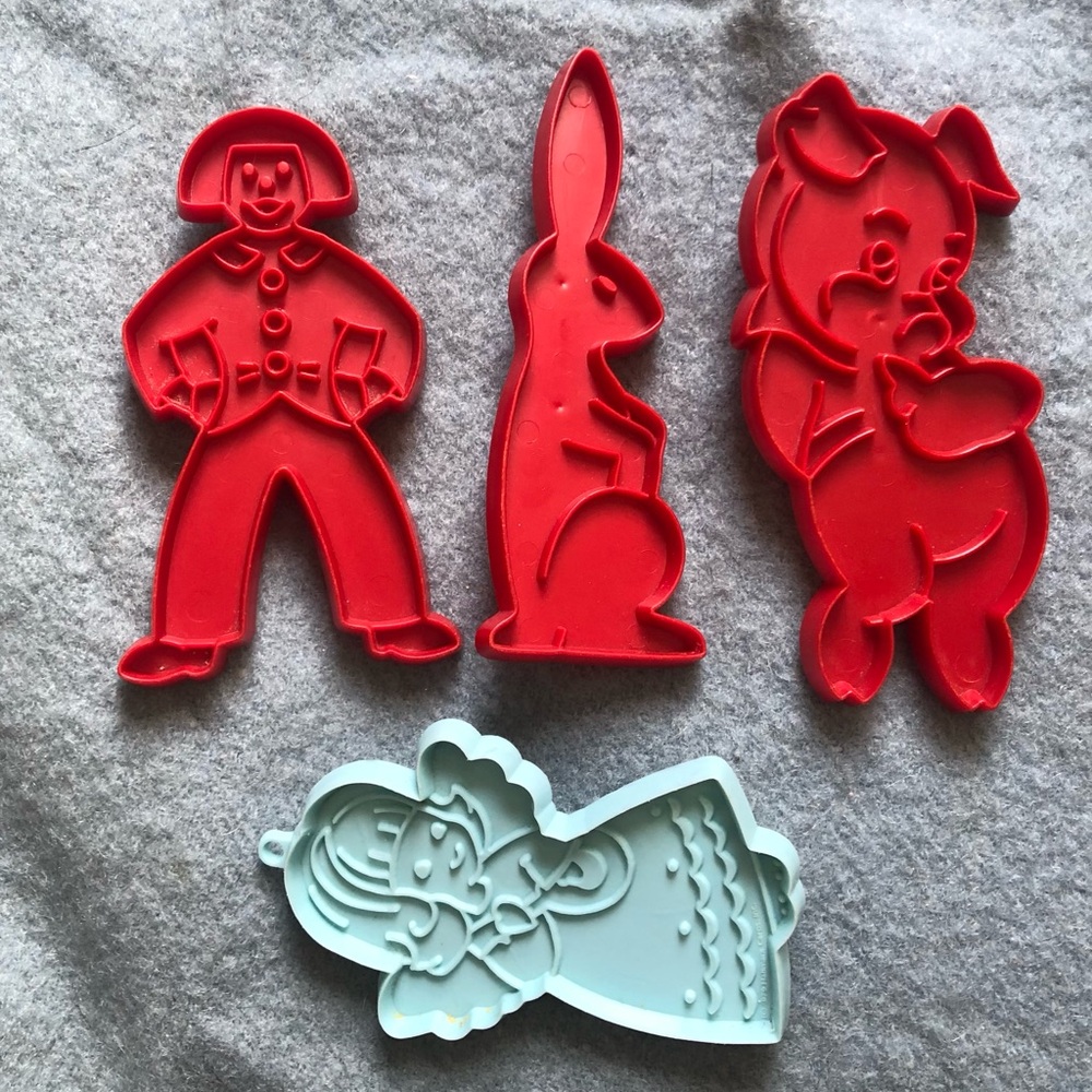 Red and Blue Vintage Special Occasion Plastic Cookie Cutter Set